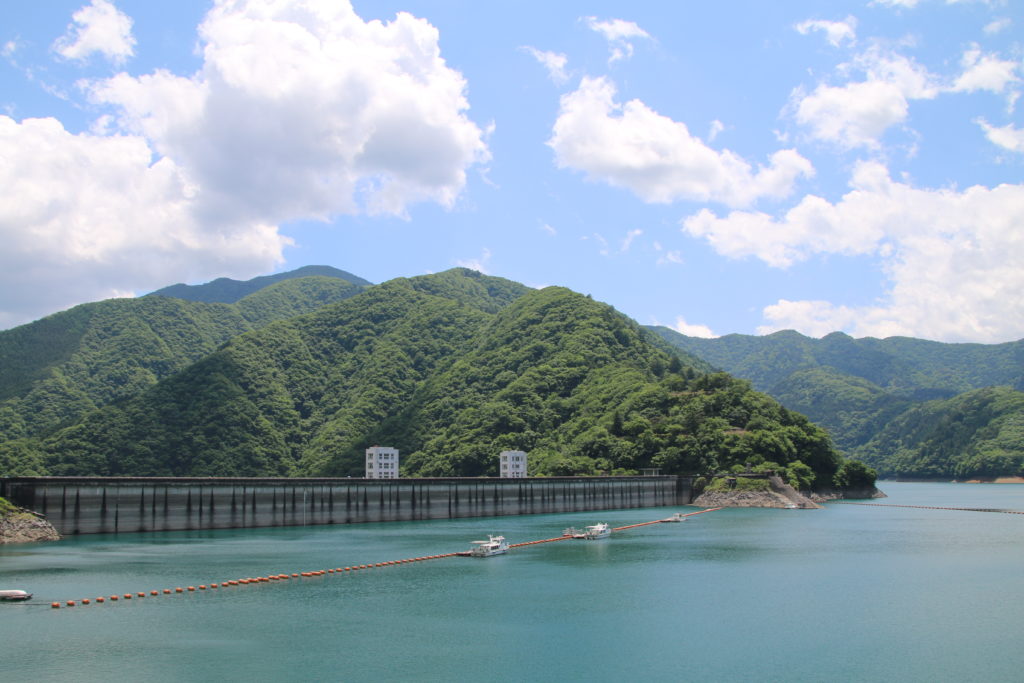 小河内ダムと奥多摩湖