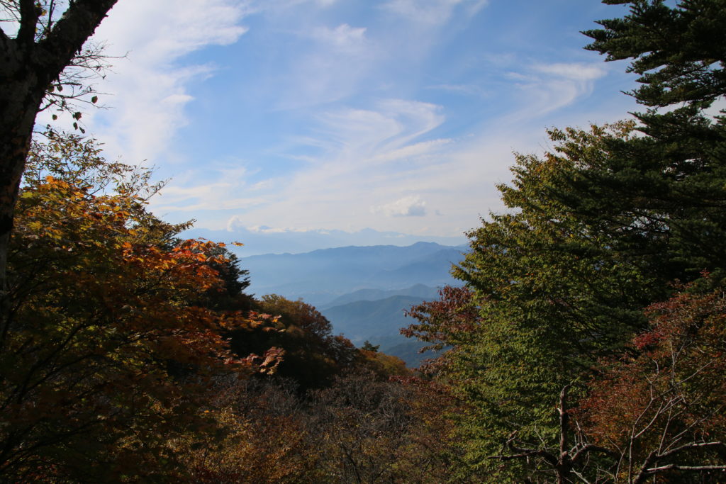 上日川峠から南アルプスを望む（2022年10月）