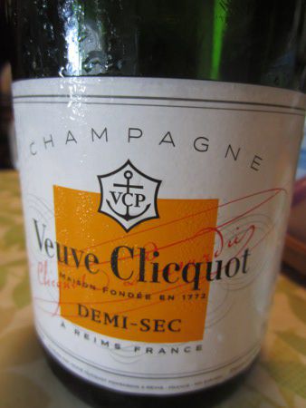 CHAMPAGNE Veuve Clicquot DEMI-SEC